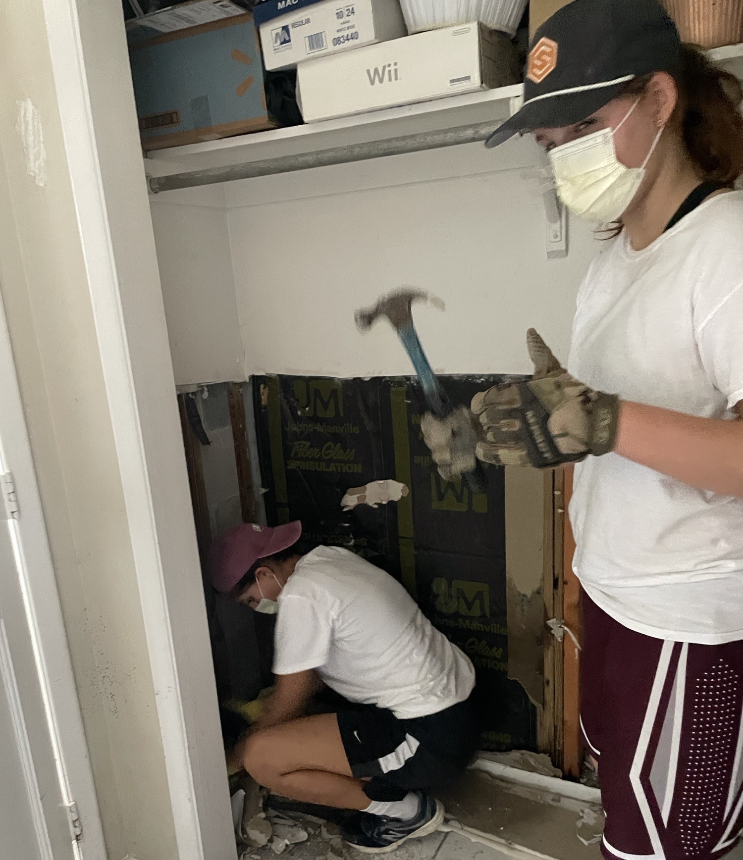 students helping after hurricane